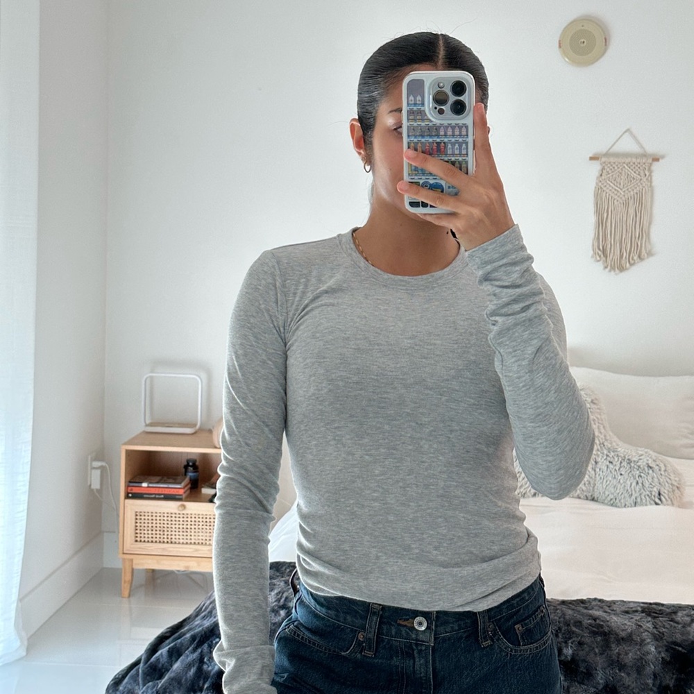 American Eagle Outfitters Light Gray Long Sleeve Top